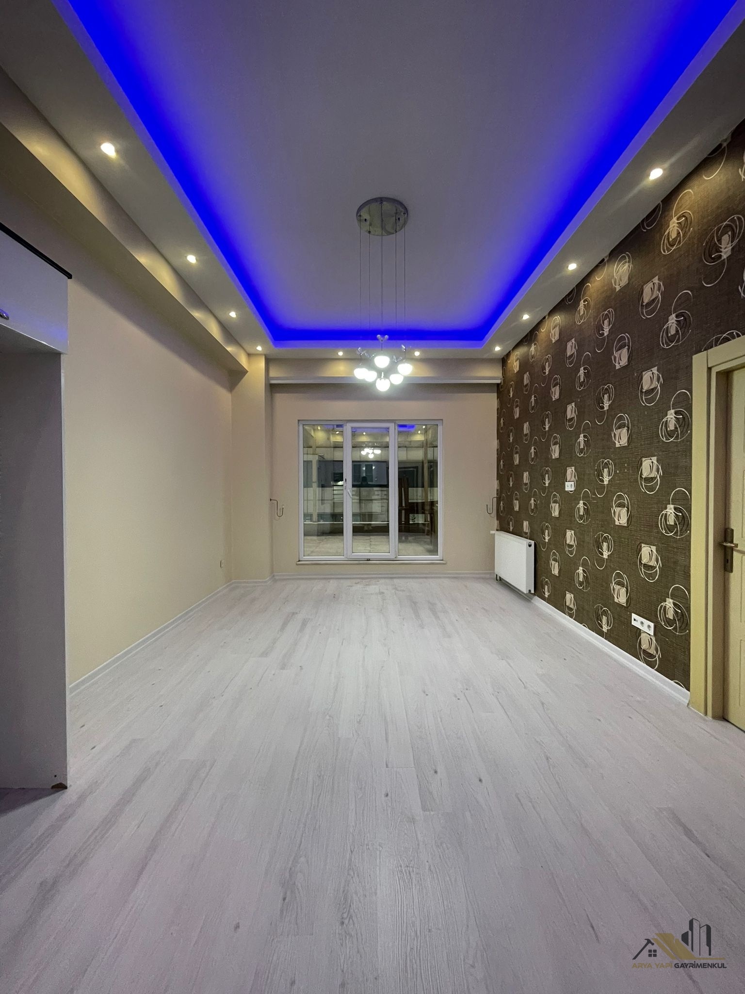 Metrobüse Yakın, Yatırım İçin İdeal 1+1 Daire